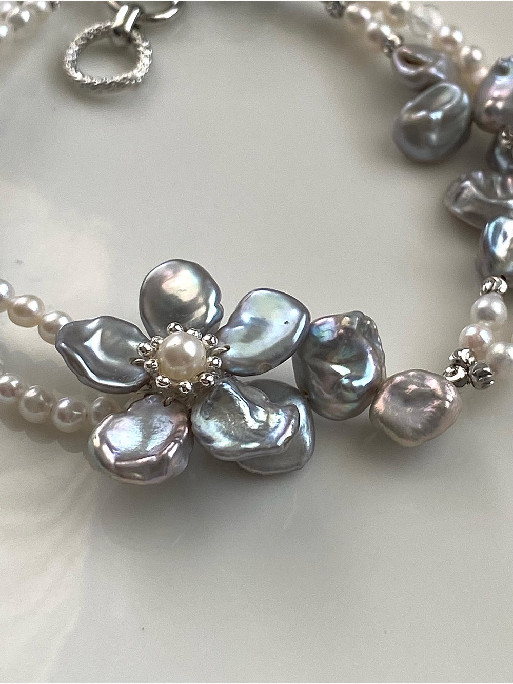 B182-Handmade High Quality Petal Pearl Flowrer And Baby Pearl Braided Bracelet - Picture 6 of 12